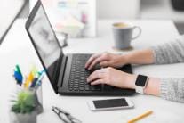 宝妈副业新篇章：轻松赚钱，成为家中的温暖光芒！