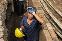 工地搬砖月薪飙至两万！网友热议：这工作，我跳槽了！